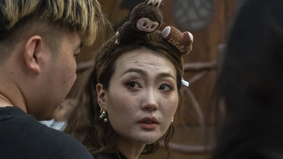 Como as bonecas Labubu se tornaram febre mundial