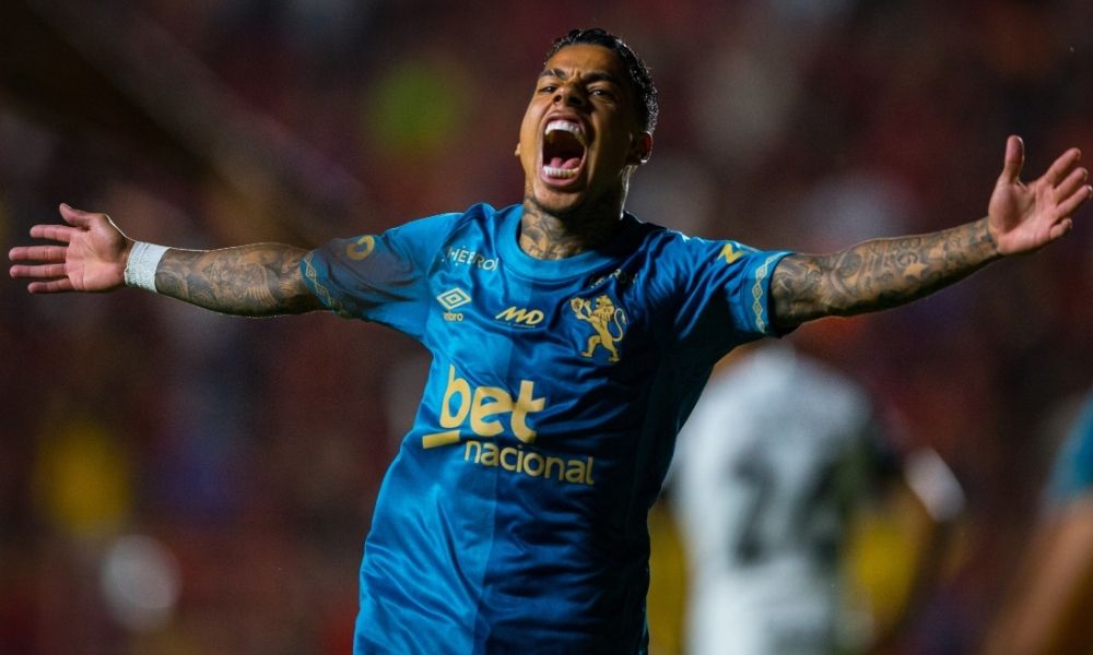 Corinthians perde para o lanterna Sport e desperdiça chance de se afastar da zona de risco no Brasileirão