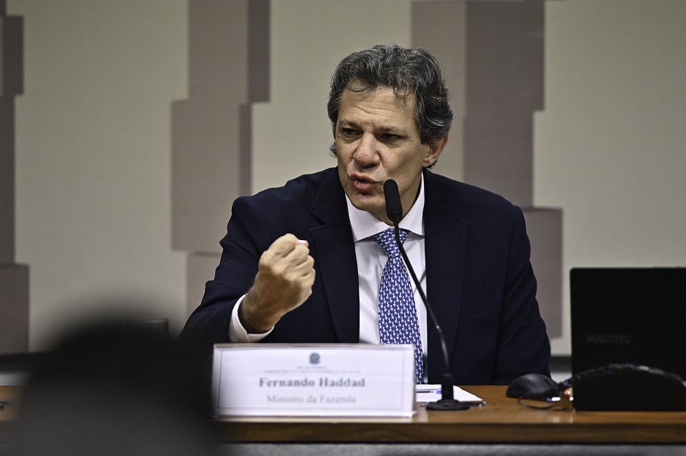 Haddad defende MP alternativa ao IOF para equilibrar Orçamento de 2026 sem cortes em investimentos