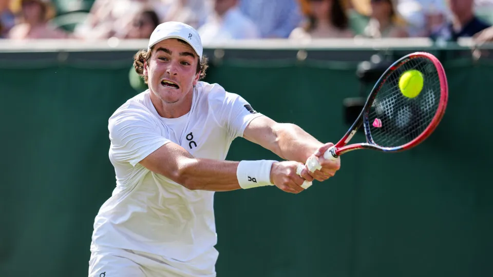 João Fonseca desiste do Masters 1000 de Xangai e encerra a temporada em 4 torneios na Europa