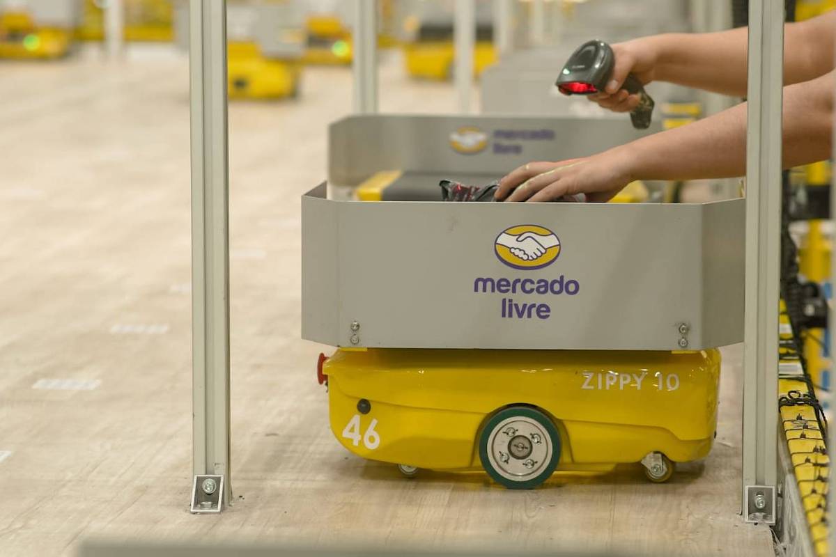 Mercado Livre começa a usar robôs no lugar de humanos – 24/09/2025 – Mercado