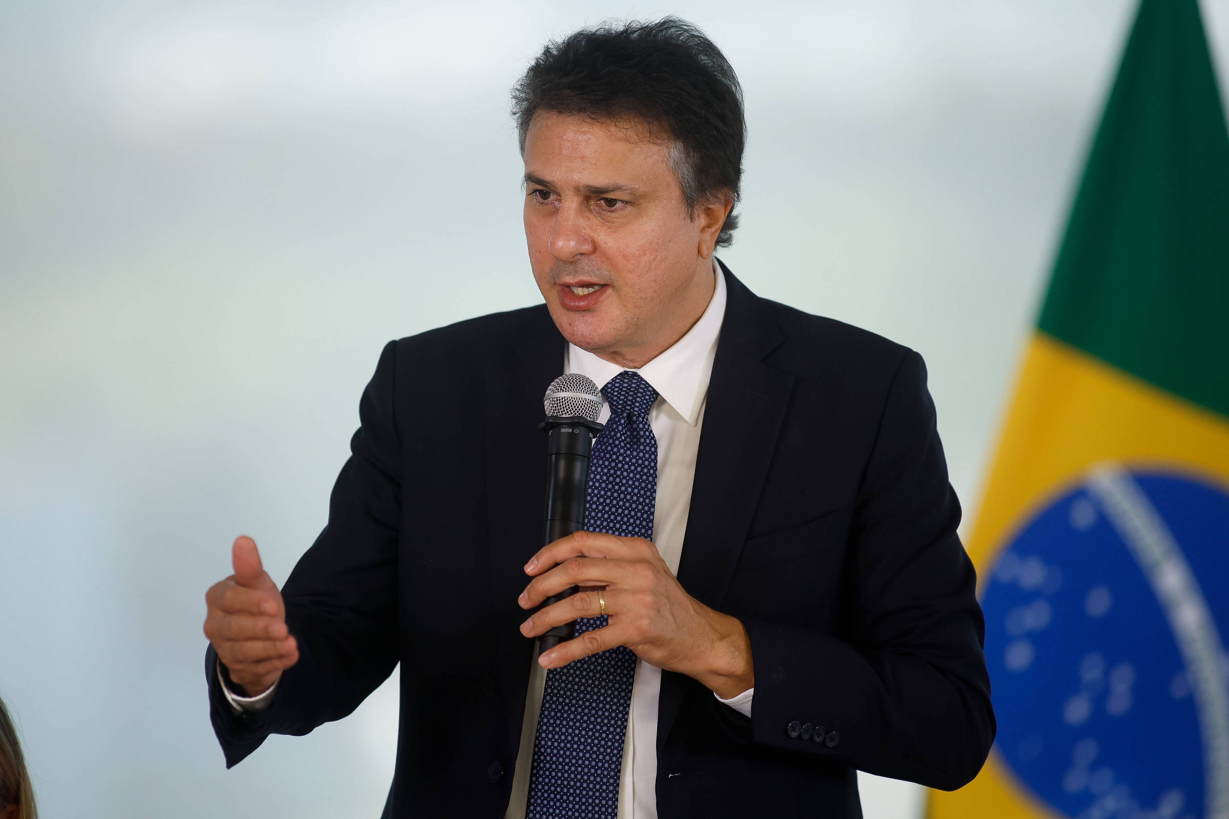 Ministro diz que salário não é maior pleito de professor – 27/09/2025 – Painel S.A.