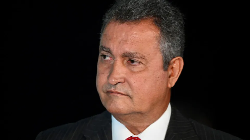 ‘Nunca vi levantar bandeira de outro país no Dia da Independência’, diz Rui Costa