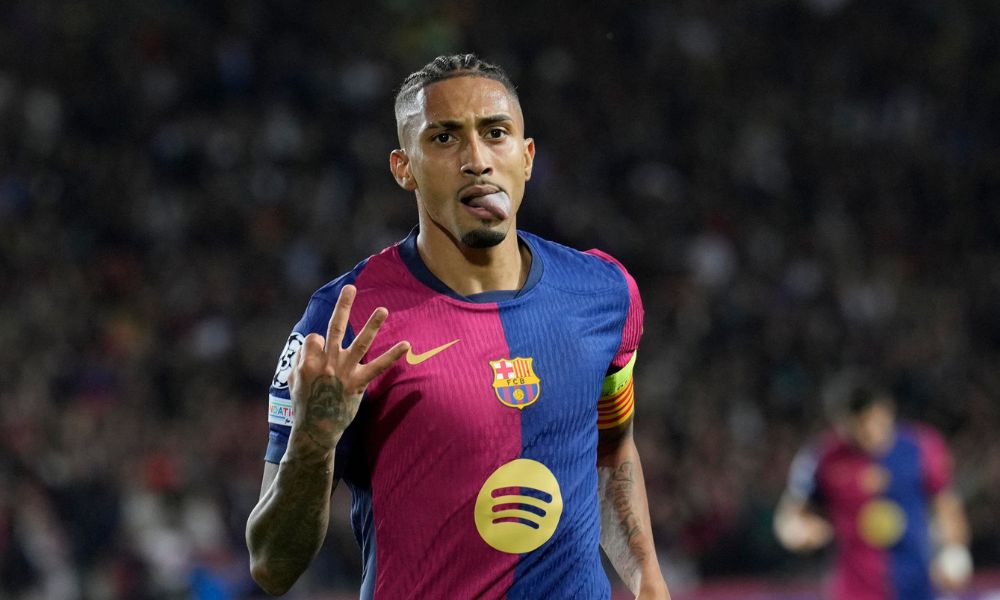 Raphinha sofre lesão na coxa direita, fica três semanas parado e desfalca o Barcelona e a seleção