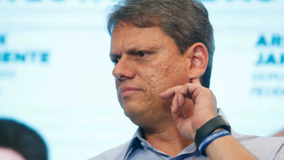 Tarcísio patina na Assembleia em SP enquanto articula por Bolsonaro em Brasília