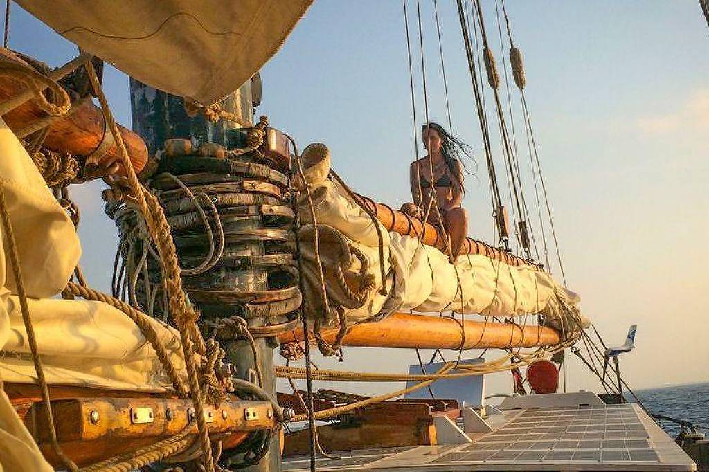 ‘Aceitei um emprego e acabei presa no mar por 6 meses’ – 04/10/2025 – Mercado