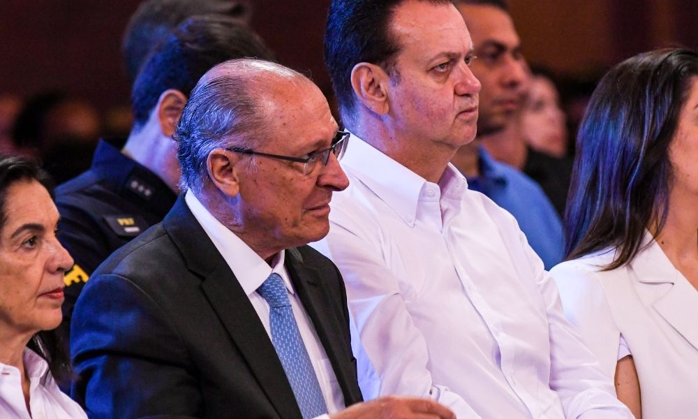 Alckmin e Kassab participam de missa do Dia de Nossa Senhora Aparecida