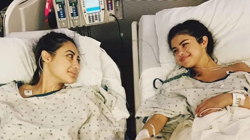 Amiga que doou rim a Selena Gomez e faltou ao casamento fala sobre briga