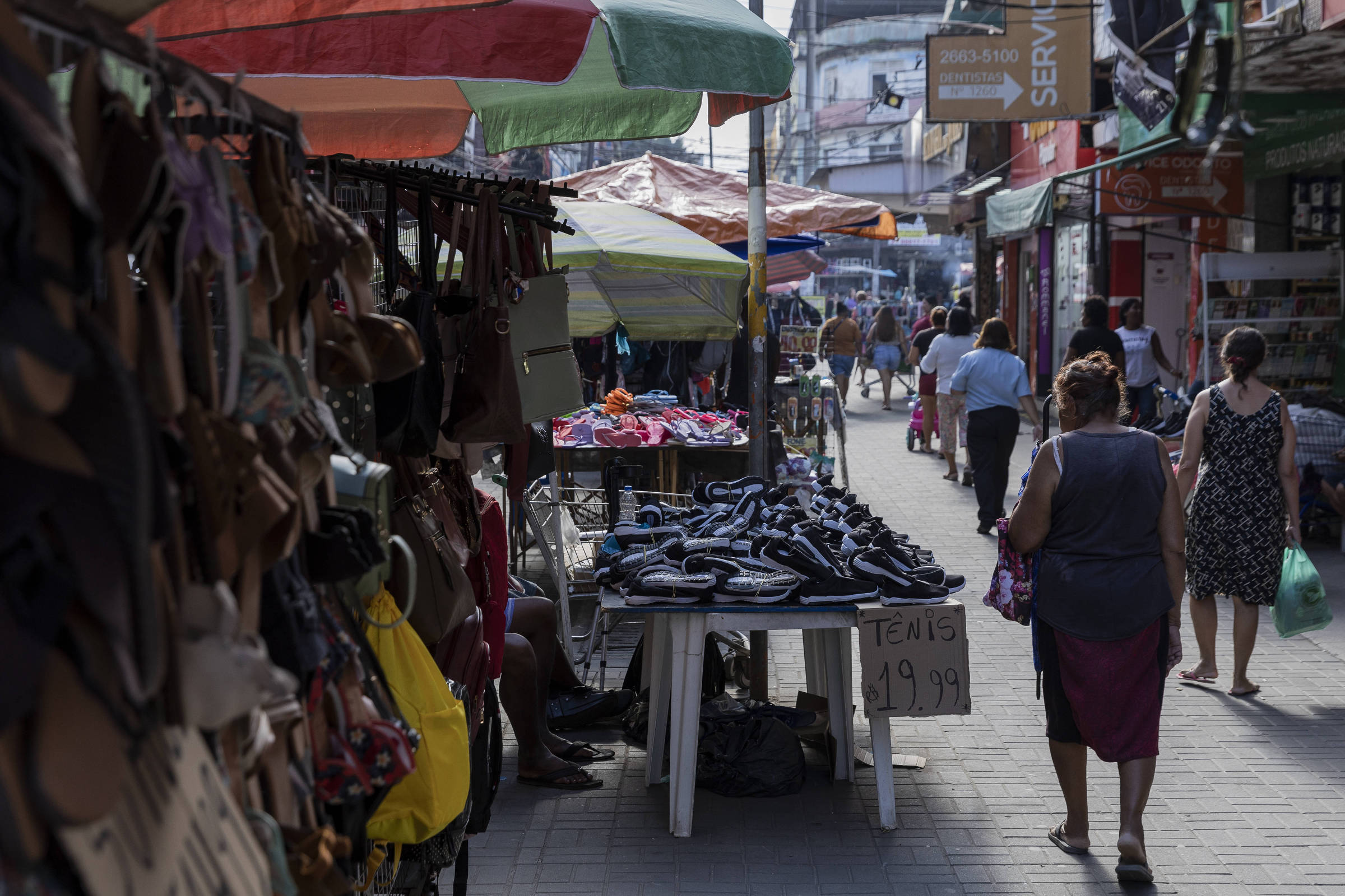 Brasil tem menor taxa de desemprego, mas segue informal – 10/10/2025 – Deborah Bizarria