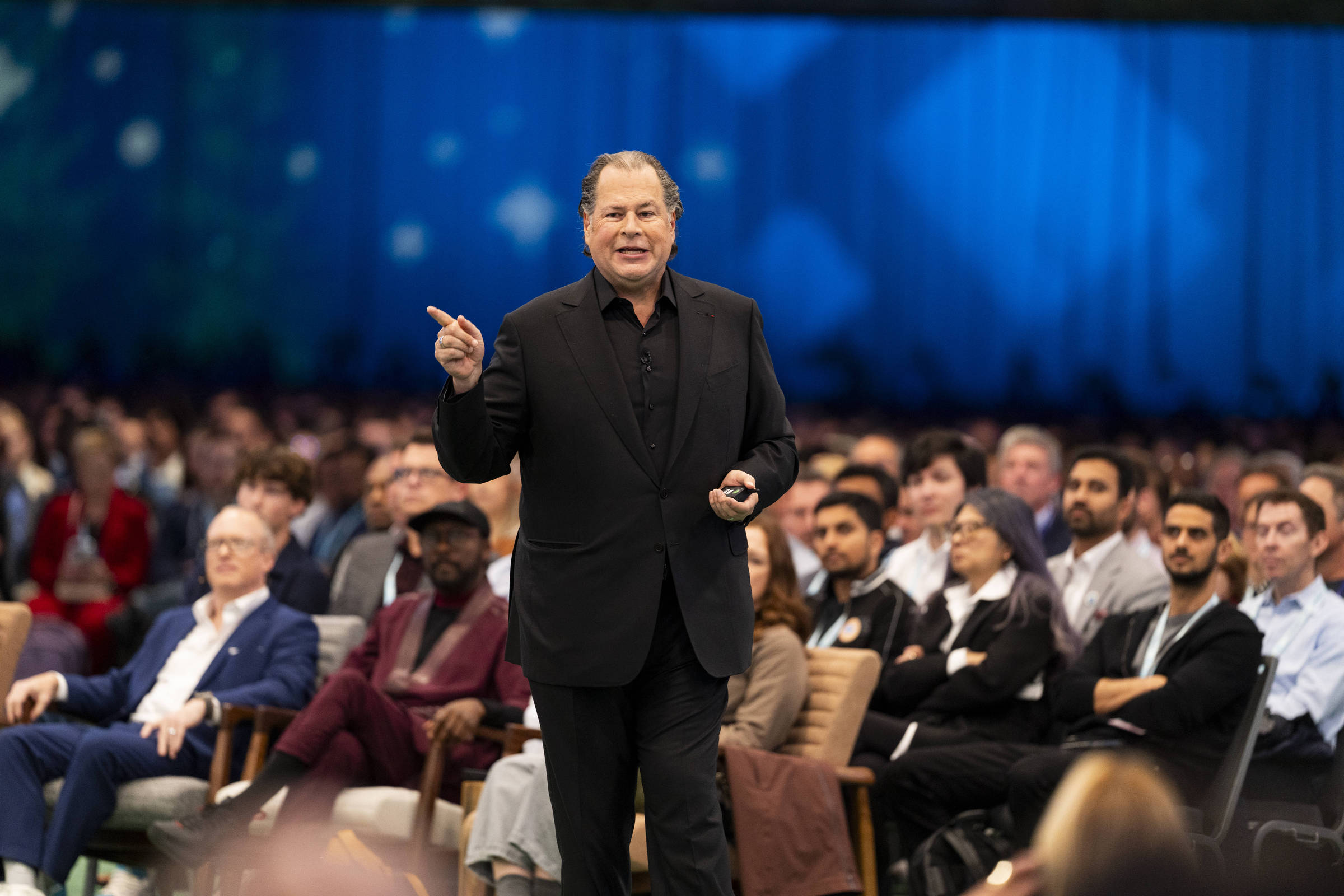 CEO da Salesforce recua após pedir tropas em San Francisco – 19/10/2025 – Mercado