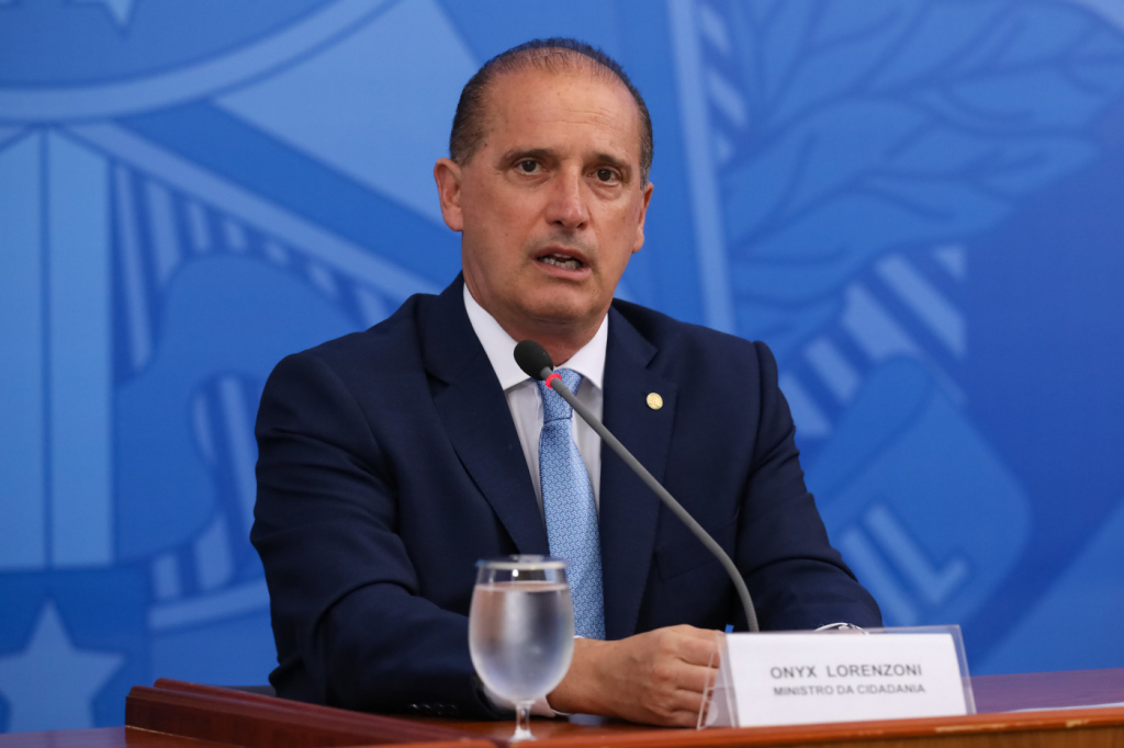 CPMI do INSS convoca Onyx Lorenzoni para depor sobre fraude em descontos