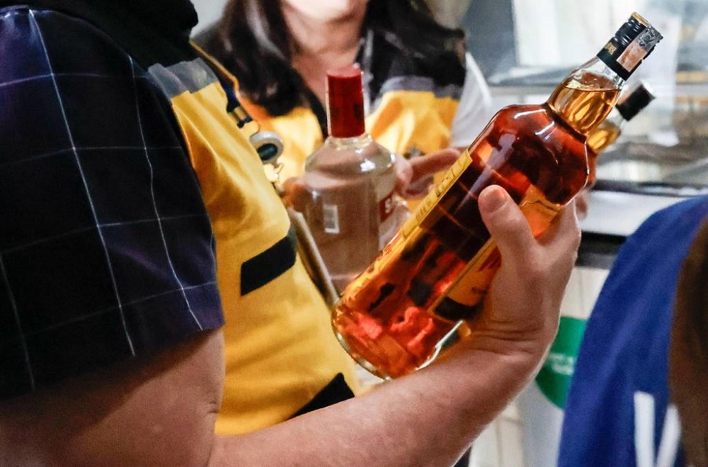 Câmara aprova urgência de projeto de lei que torna adulteração de bebidas crime hediondo