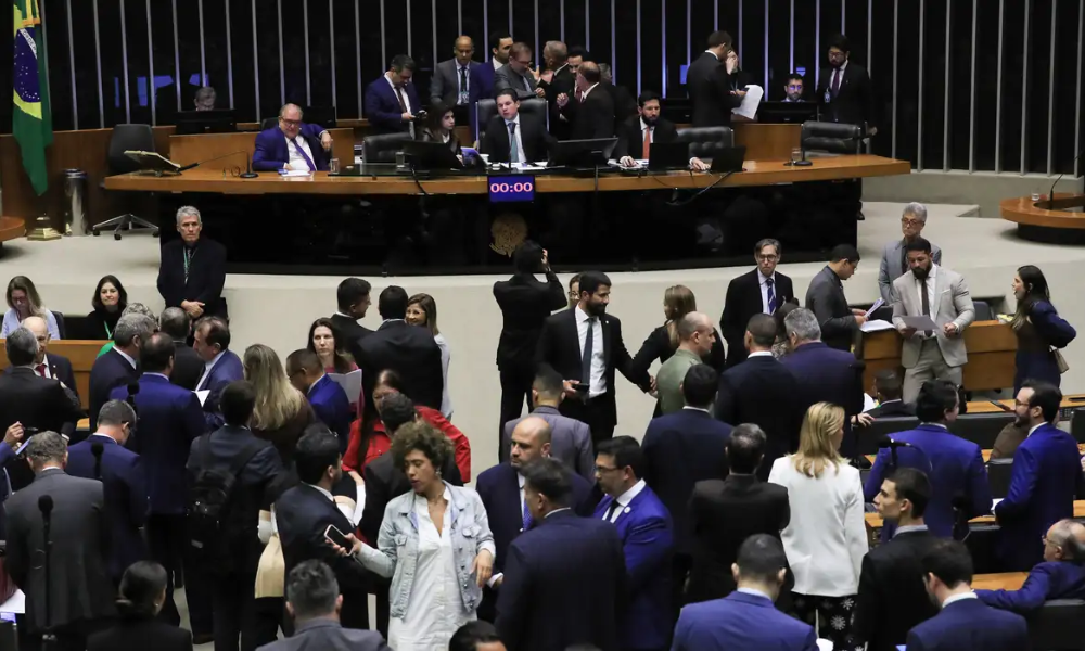 Câmara dos Deputados aumenta penas para crimes como extorsão e escudo humano