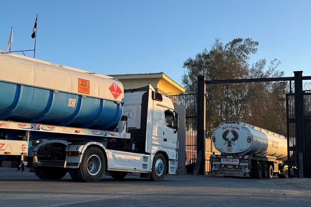 Caminhões com ajuda humanitária para Gaza voltam ao Egito após ataque israelense em Rafah