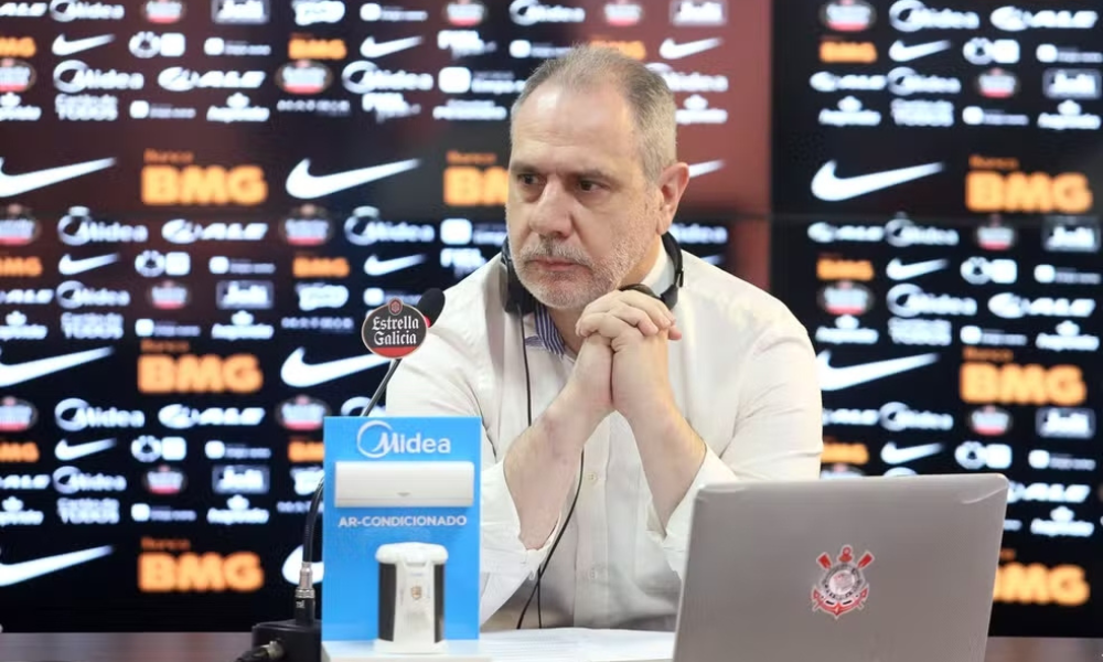 Corinthians afasta diretor denunciado pelo MP em caso dos cartões corporativos