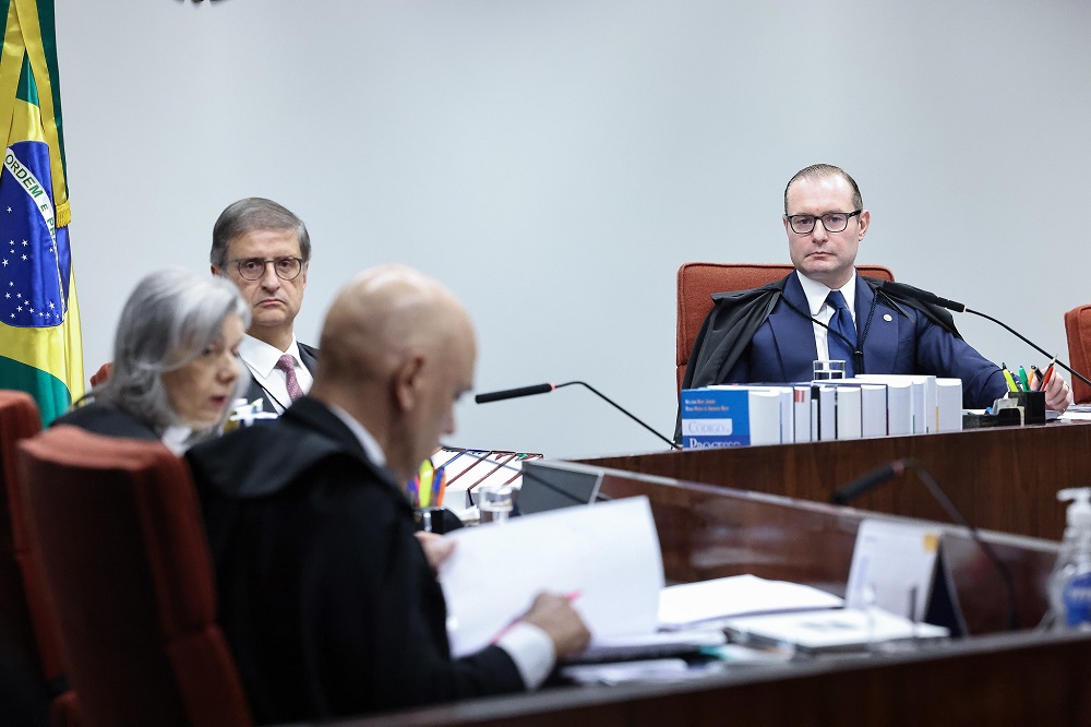 Defesas de Filipe Martins e Marcelo Câmara enviam alegações finais ao STF