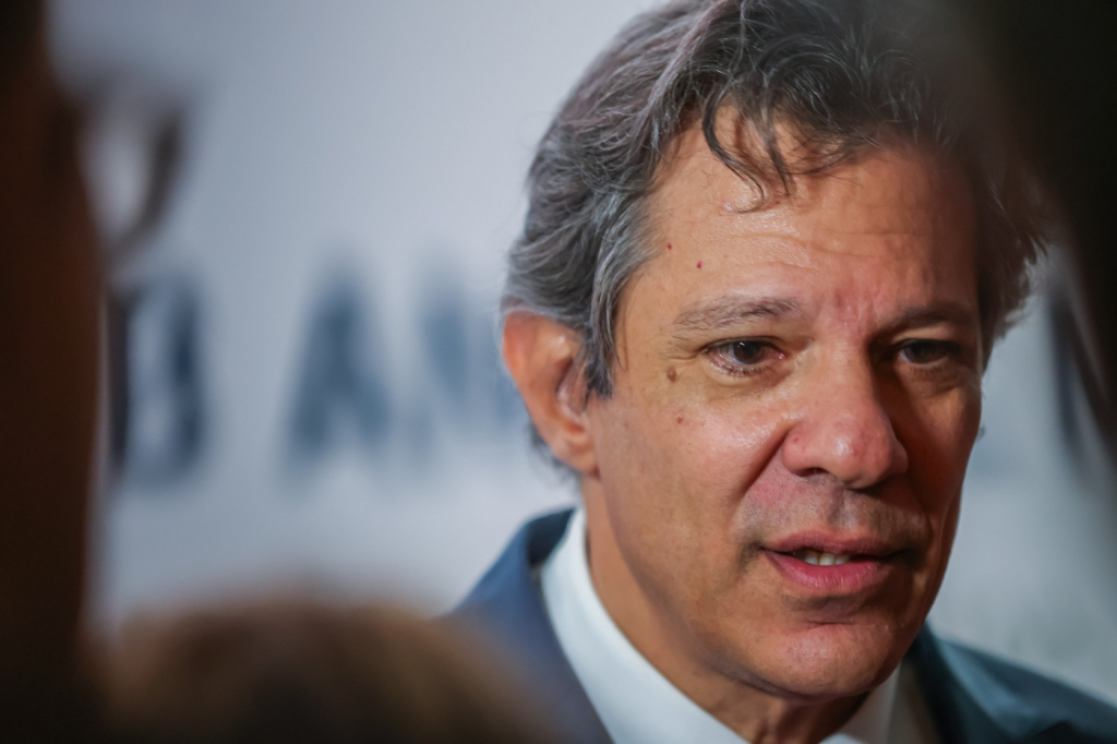 Determinação de Lula e Trump é virar página equivocada na relação entre Brasil e EUA, diz Haddad 