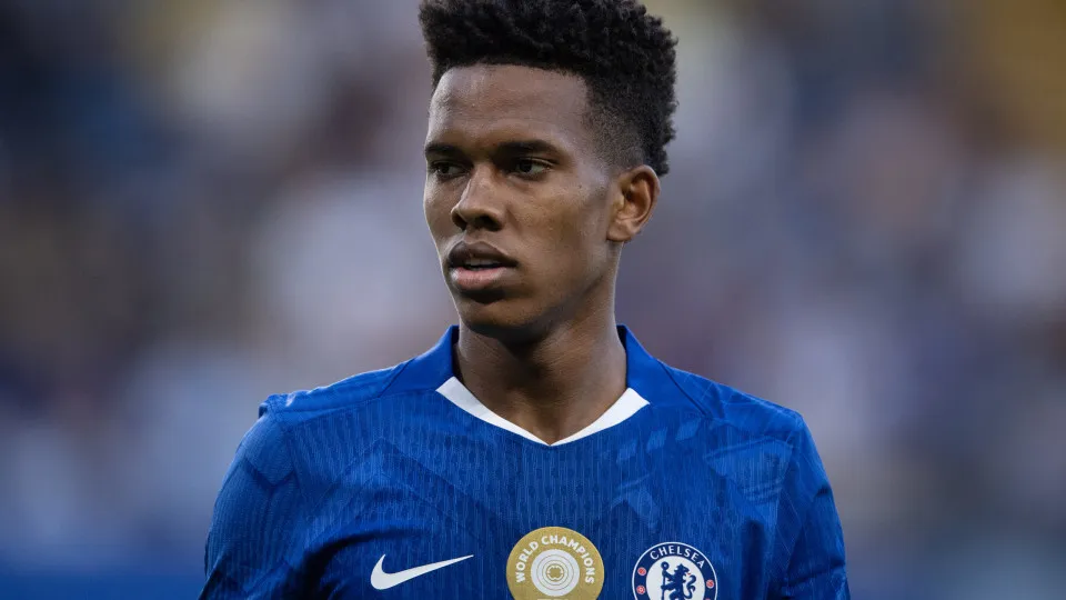 Estêvão entra no fim e ajuda o Chelsea a bater o Nottingham Forest em duelo com 7 brasileiros