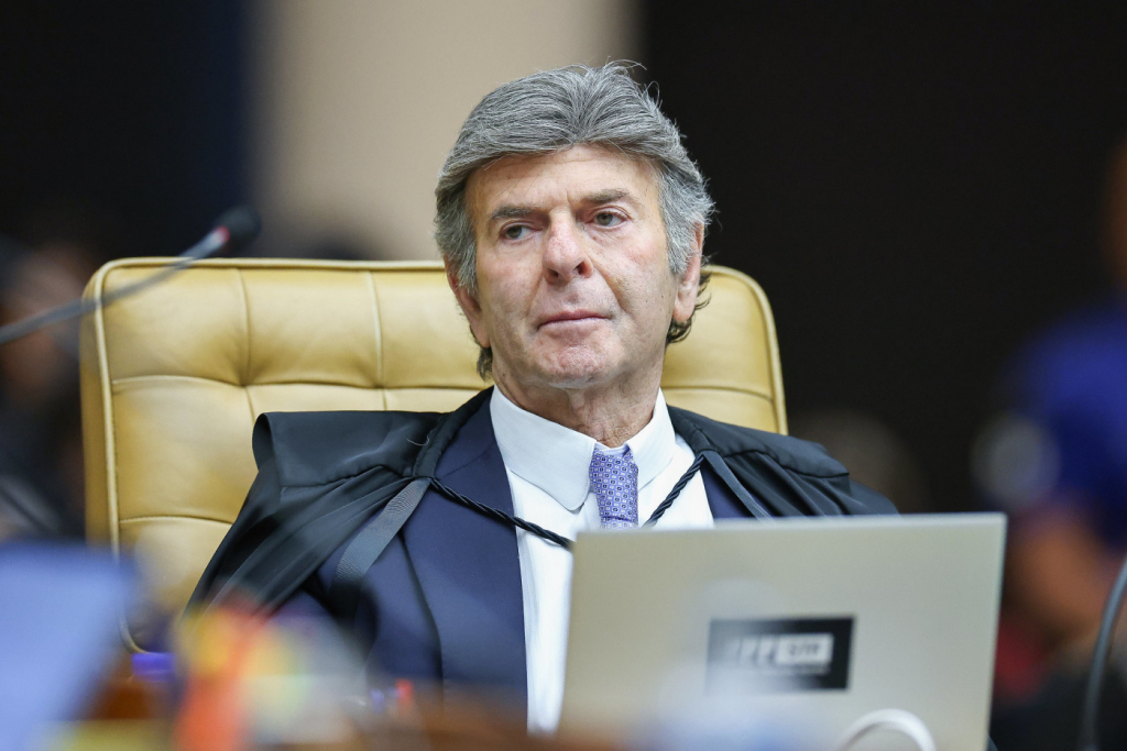 STF adia conclusão de julgamento sobre nepotismo em cargos políticos a pedido de Fux
