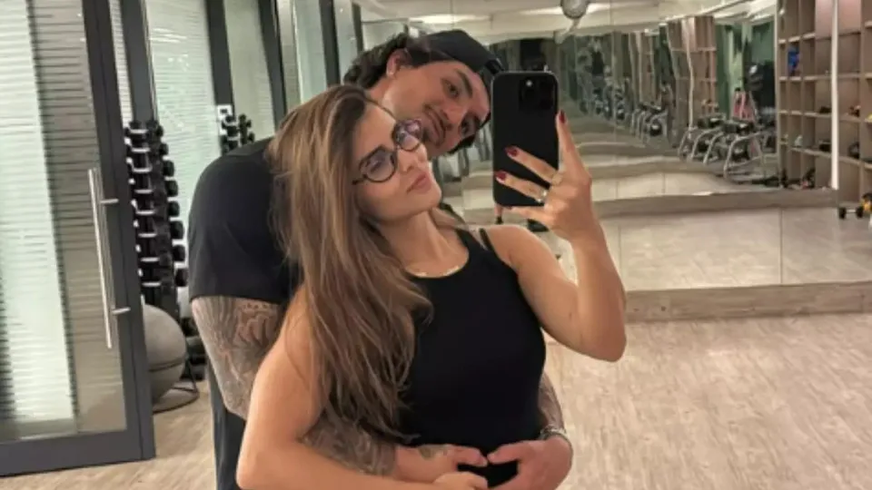 Gabriel Medina sugere possível gravidez da namorada em post nas redes