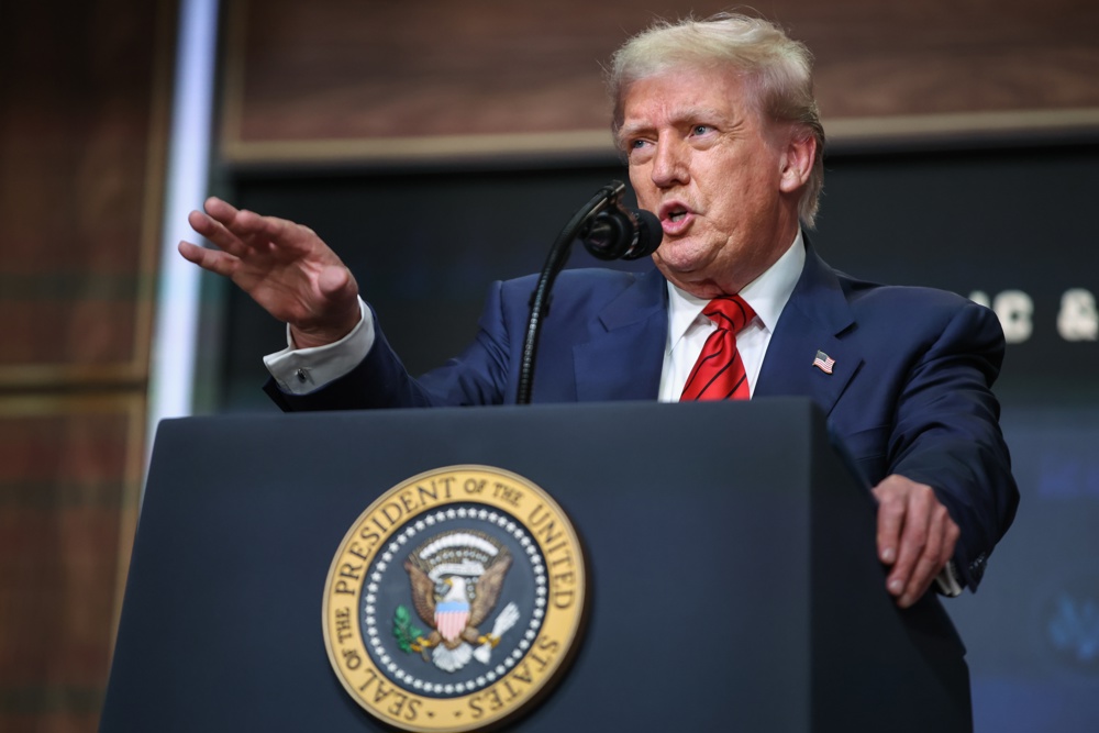 Governo Trump começa a demitir funcionários federais