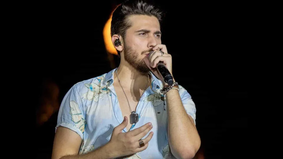 Gustavo Mioto mostra bastidores da primeira novela vertical do Globoplay