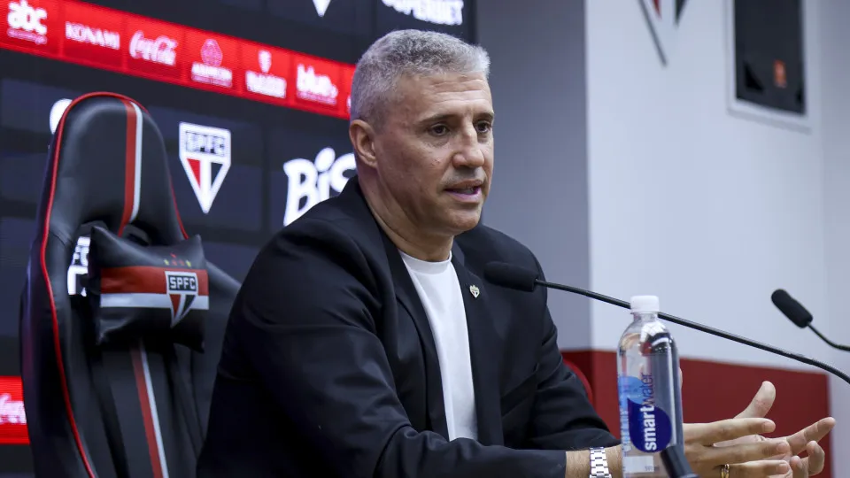 Crespo avisa: ‘Trabalhamos para trazer o grande São Paulo de volta, mas serão muitos anos’