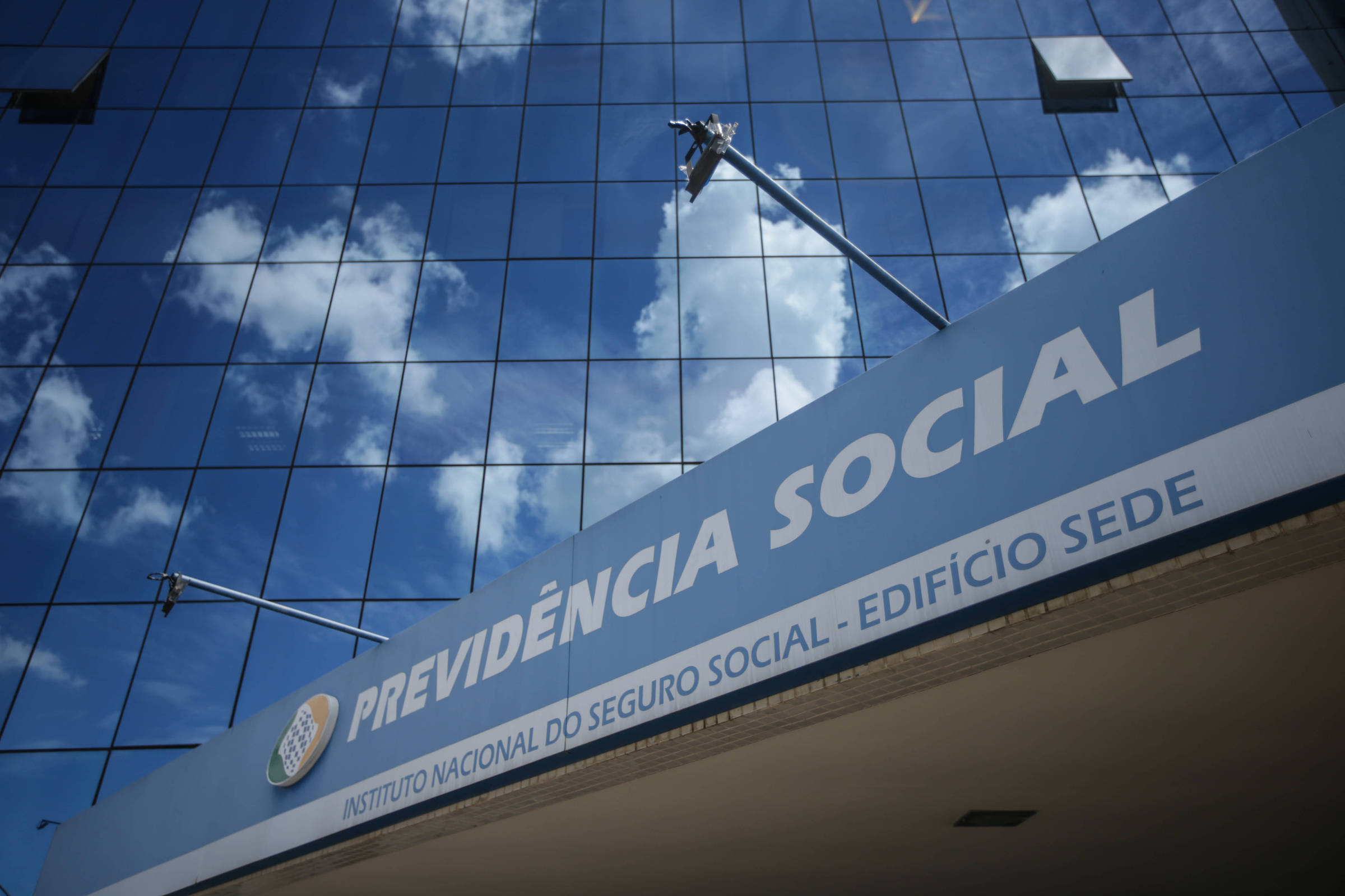 INSS: corte de verba ameaça processamento de pagamentos – 22/10/2025 – Mercado