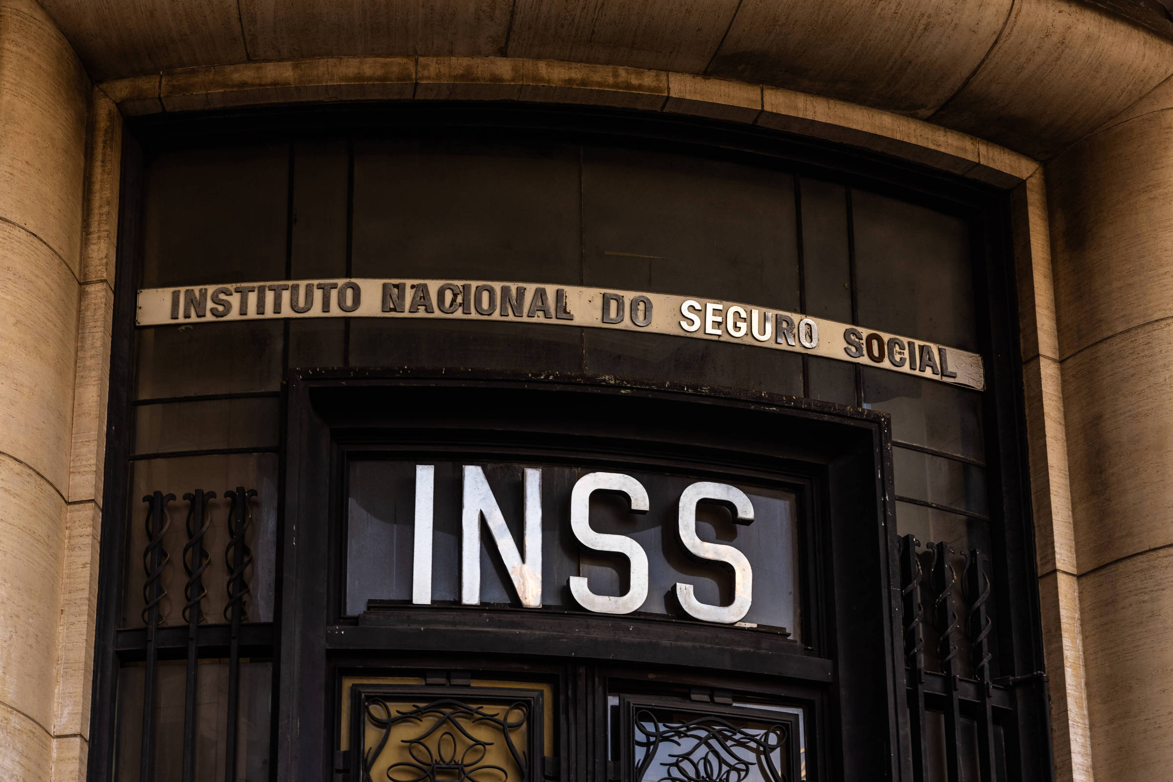 INSS: briga entre órgão e ministério alimenta fila – 06/12/2025 – Mercado
