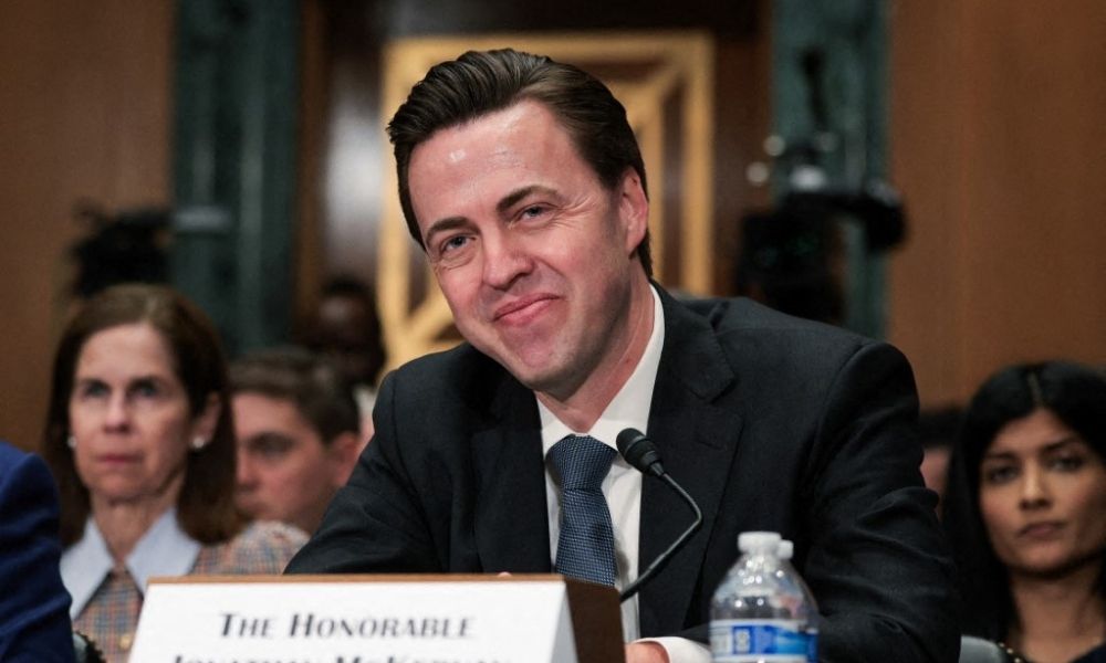 Jonathan McKernan é confirmado pelo Senado dos EUA para cargo-chave no Tesouro