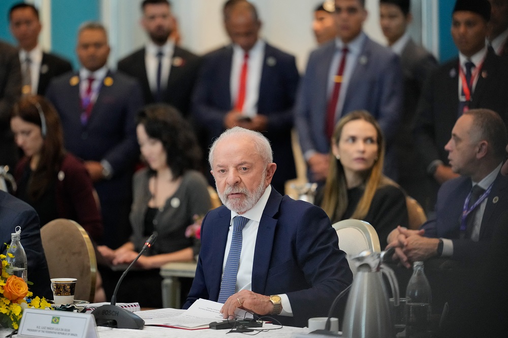 Lula recebe título na Malásia, critica FMI e diz que ‘COP30 será a da verdade’