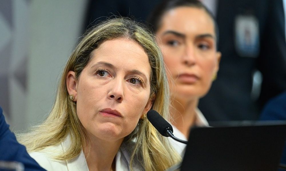 Mulher de ex-procurador do INSS fica em silêncio na CPMI que investiga fraudes em benefícios previdenciários