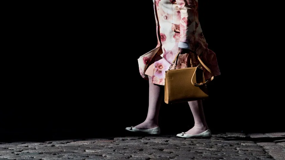 Mulheres com 70 anos que dão 4.000 passos por dia reduzem risco de morte