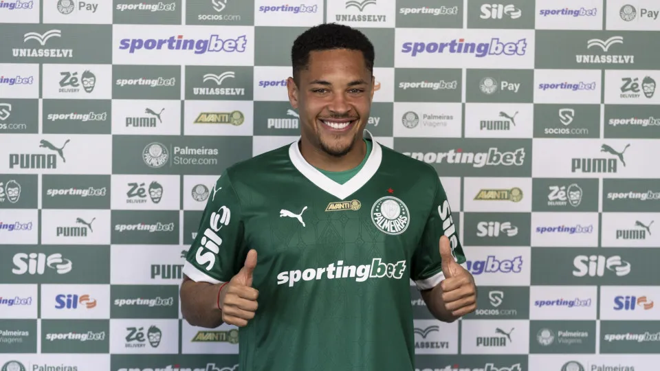 Palmeiras abre mão do fim da janela satisfeito após gastar quase R$ 700 mi