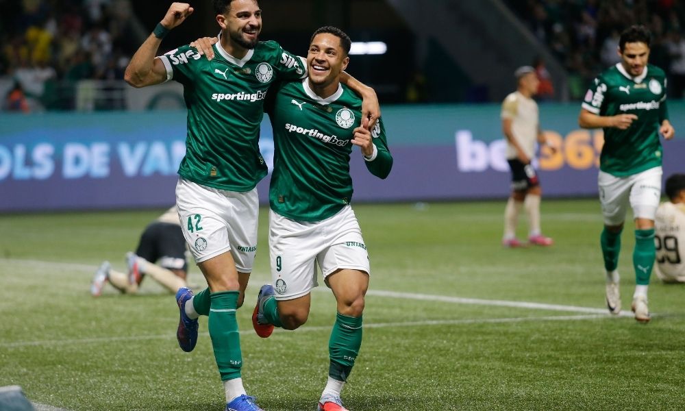 Palmeiras atropela Vasco e reassume vice-liderança do Brasileirão