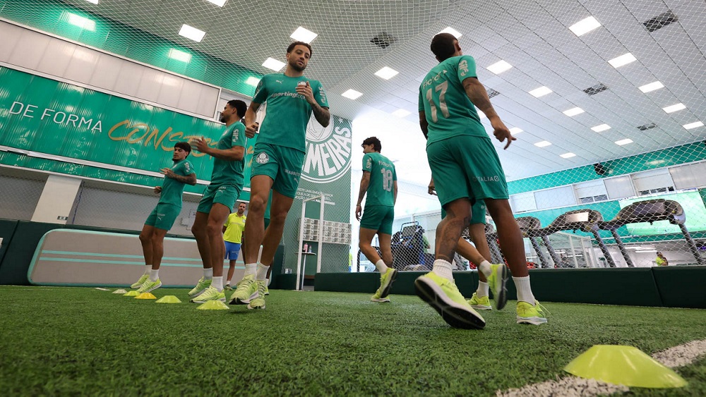 Palmeiras também recebe visita de Comissão de Dopagem durante treino na Academia de Futebol