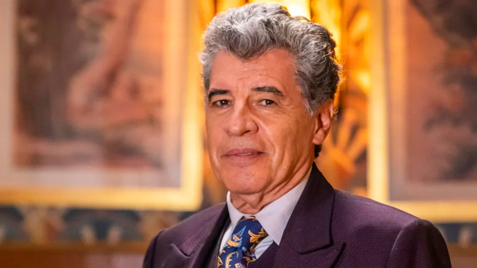 Paulo Betti brinca que Cássia Kis vai sair da frente de um quartel para matar Odete Roitman