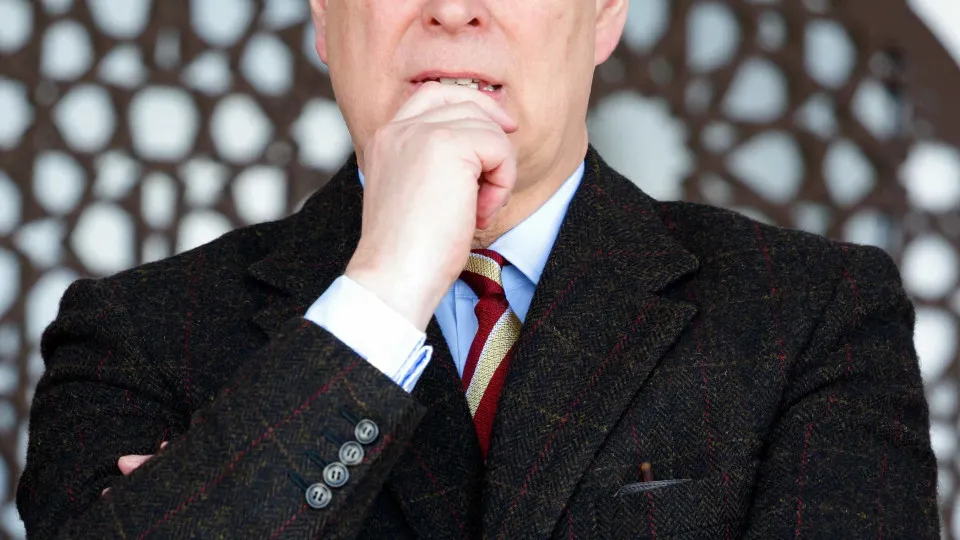 Príncipe Andrew é pressionado a abandonar mansão em Windsor