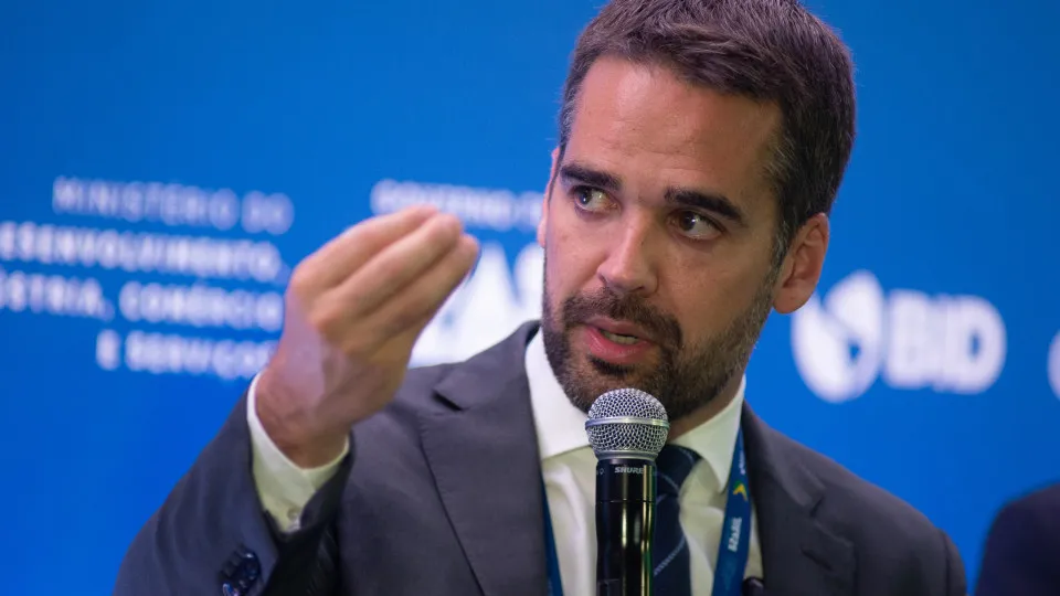 RS tem aliança de direita, PT repetindo candidato e dúvida sobre Eduardo Leite em 2026