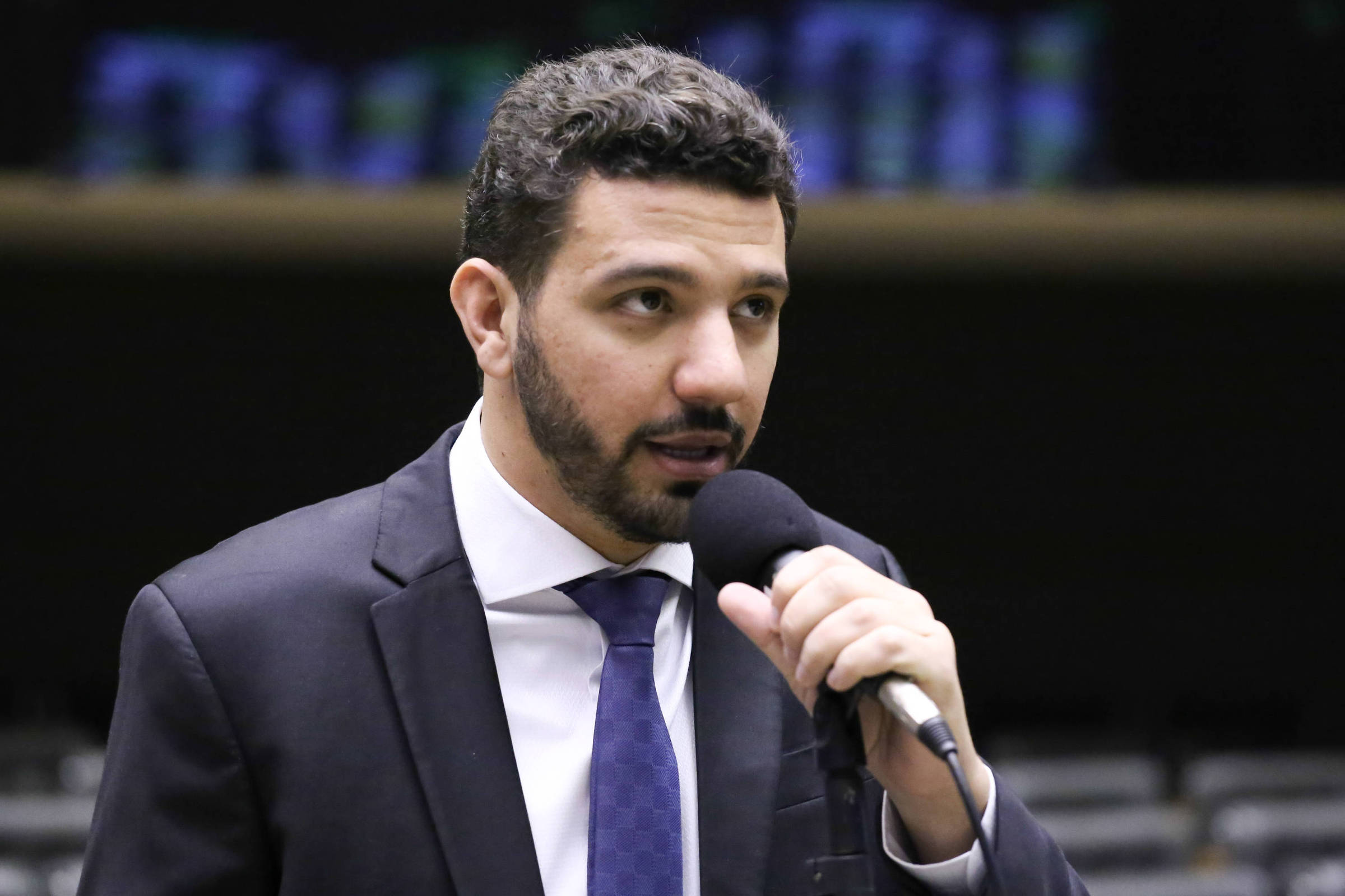 Relator do PL das bagagens em avião quer padrão para malas – 21/10/2025 – Mercado