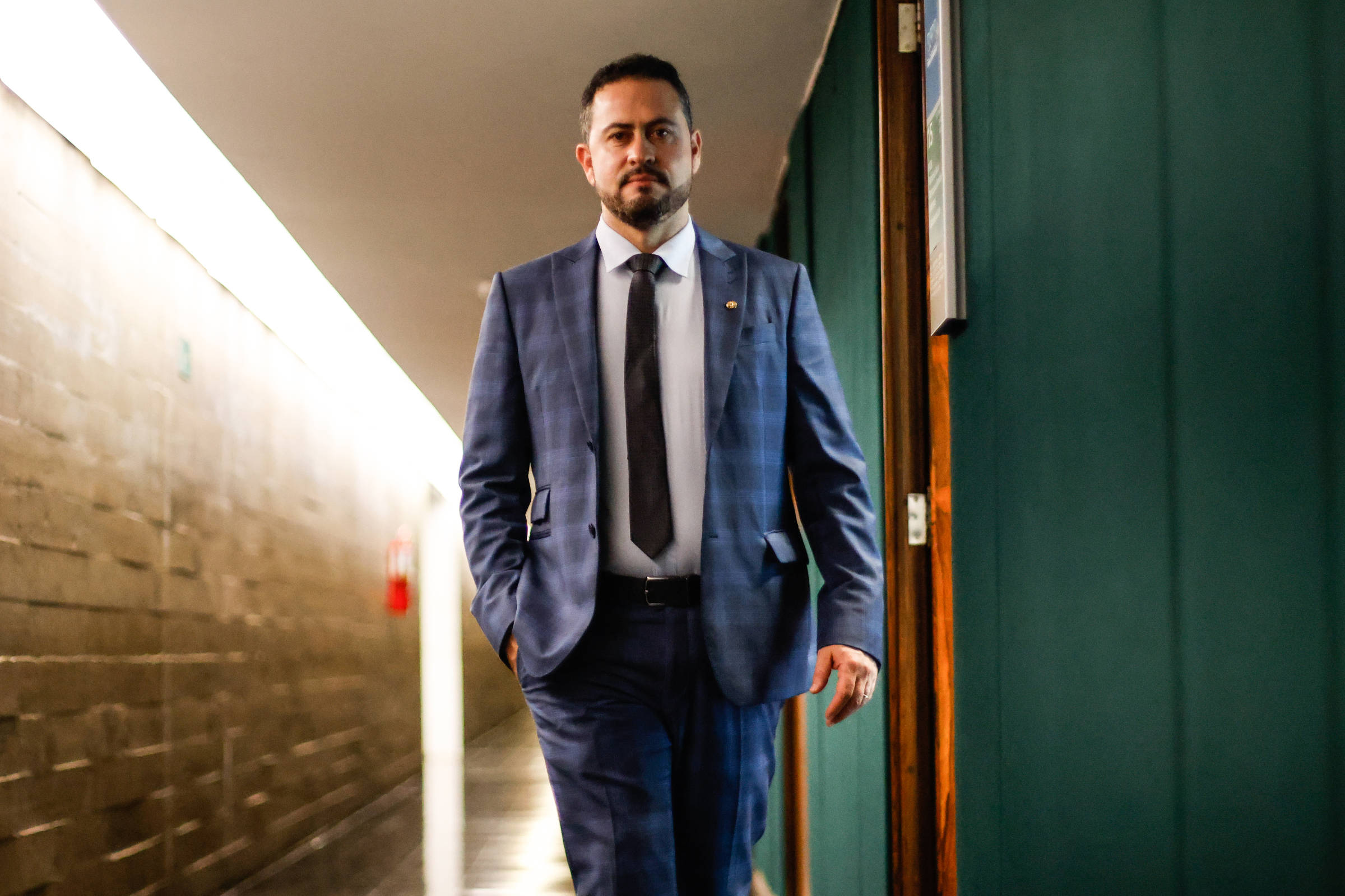 Relator inclui medidas de corte de gastos no PL do metanol – 24/10/2025 – Mercado