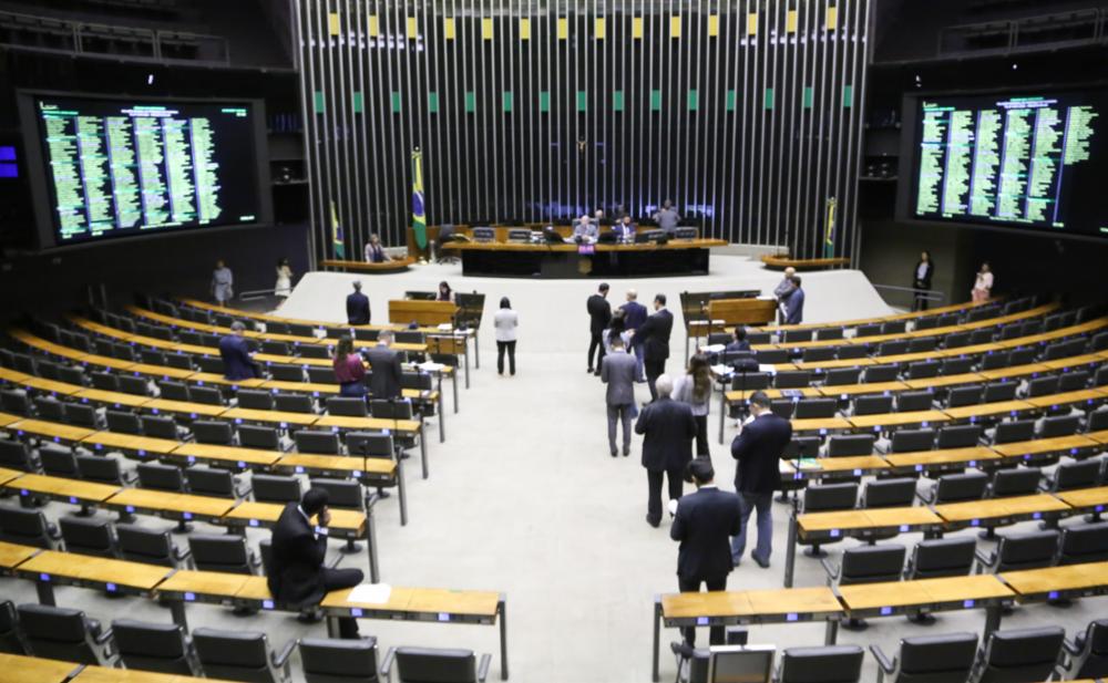 Saiba o que diz o projeto de lei que transforma falsificação de bebidas em crime hediondo