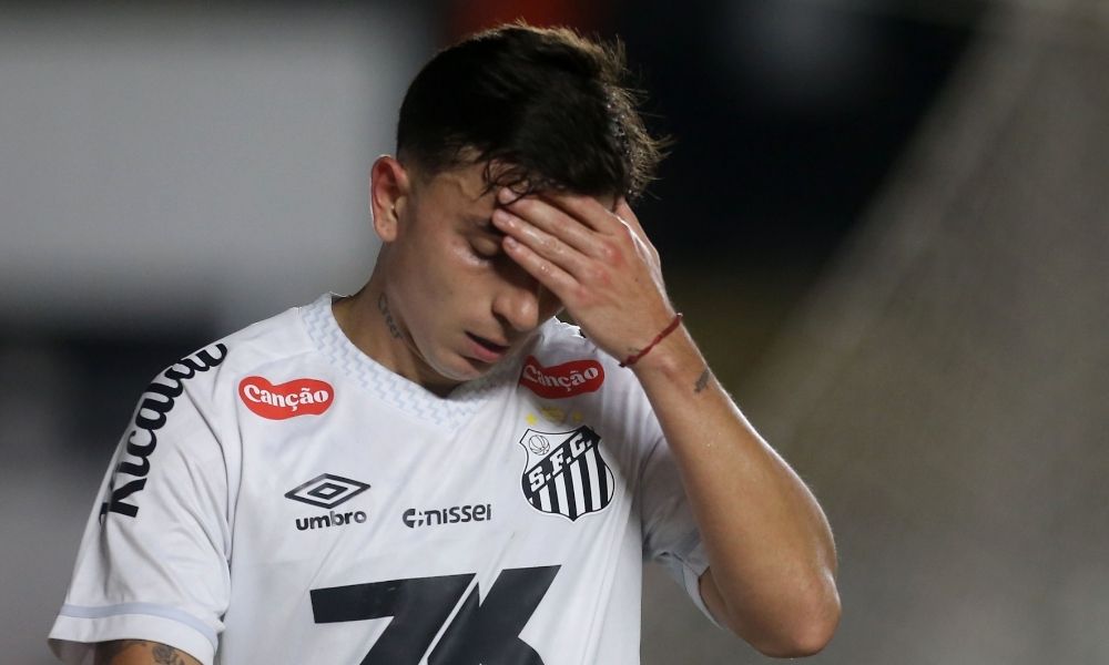 Santos perde para o Vitória e se complica na luta contra o rebaixamento