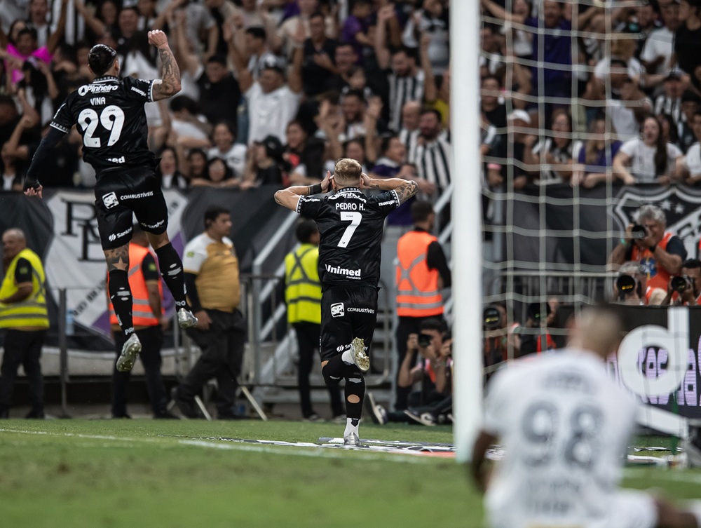 Santos tem atuação apagada, perde para o Ceará e volta a flertar com a zona de rebaixamento