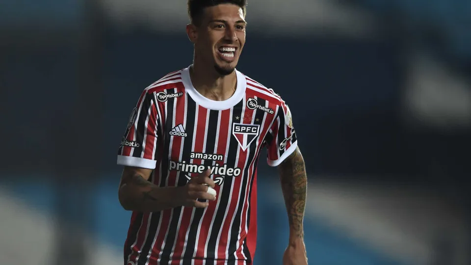 São Paulo acerta o retorno do atacante argentino Rigoni