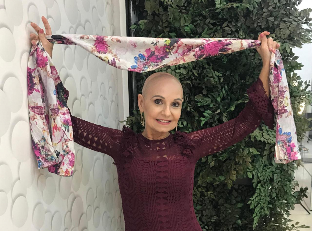 Seis diagnósticos e uma fé inabalável: a mulher que transformou o câncer em missão de vida