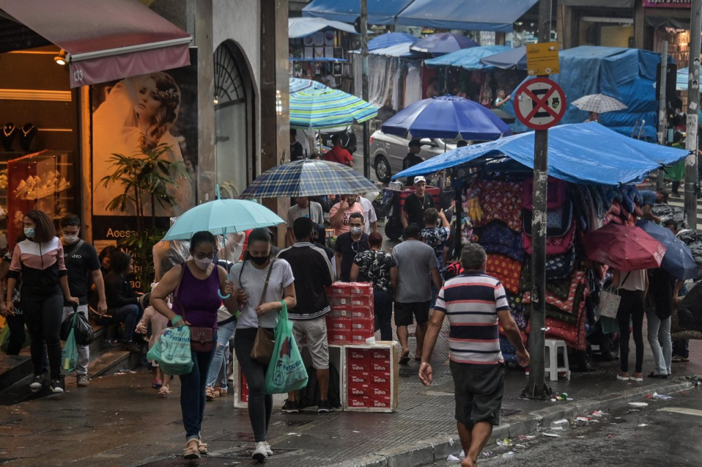 Setor de serviços cresce 0,1% em agosto e amplia recorde