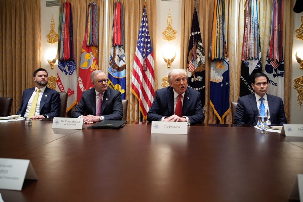 Trump apoia possível chapa J.D. Vance-Marco Rubio para 2028, mas não descarta futuro próprio