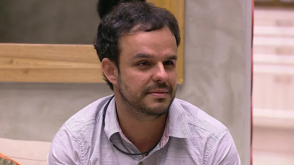 Vereador Adrilles Jorge é investigado sob suspeita de ‘rachadinha’ em gabinete