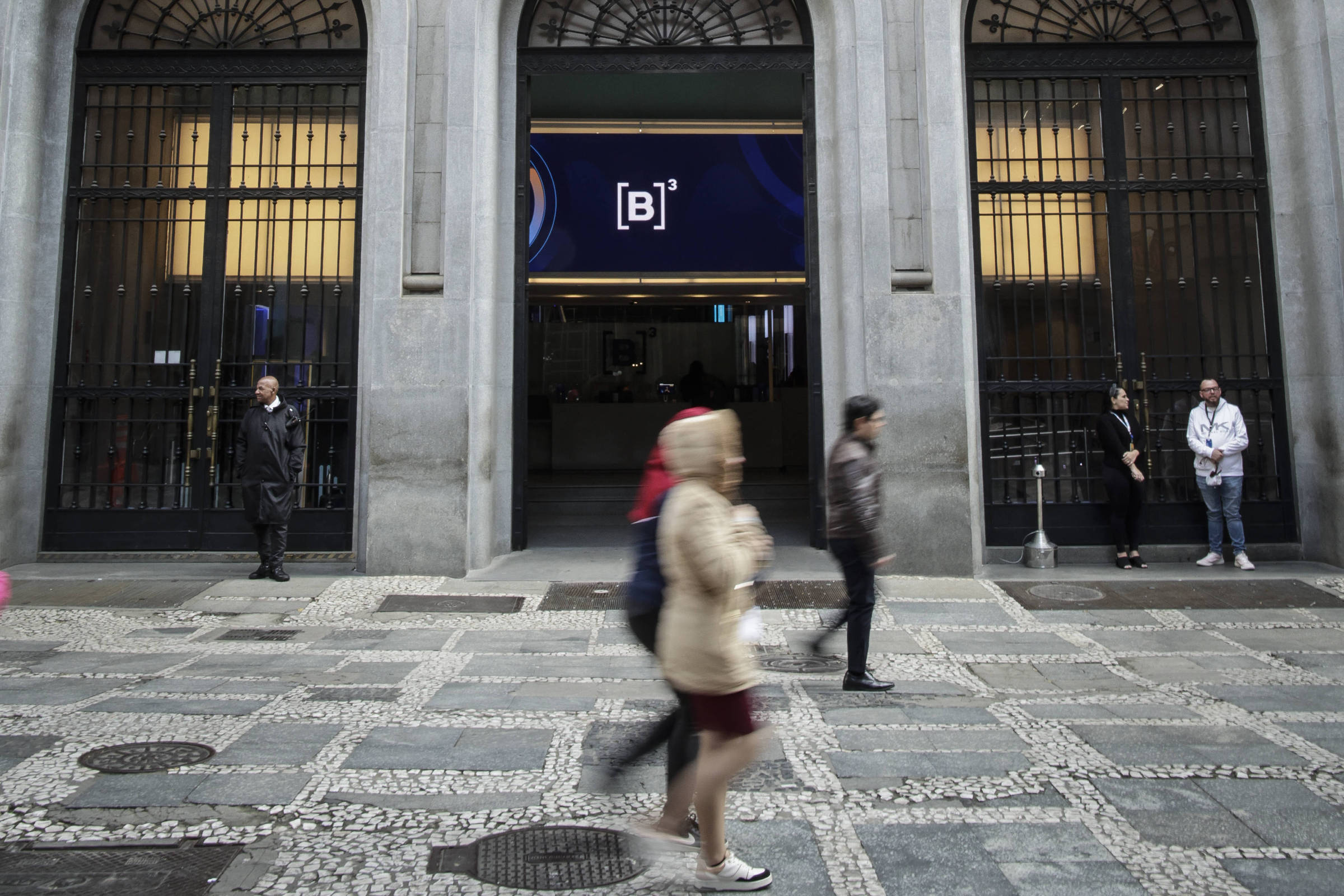 13º salário: Chance para diversificar investimentos – 28/11/2025 – Mercado